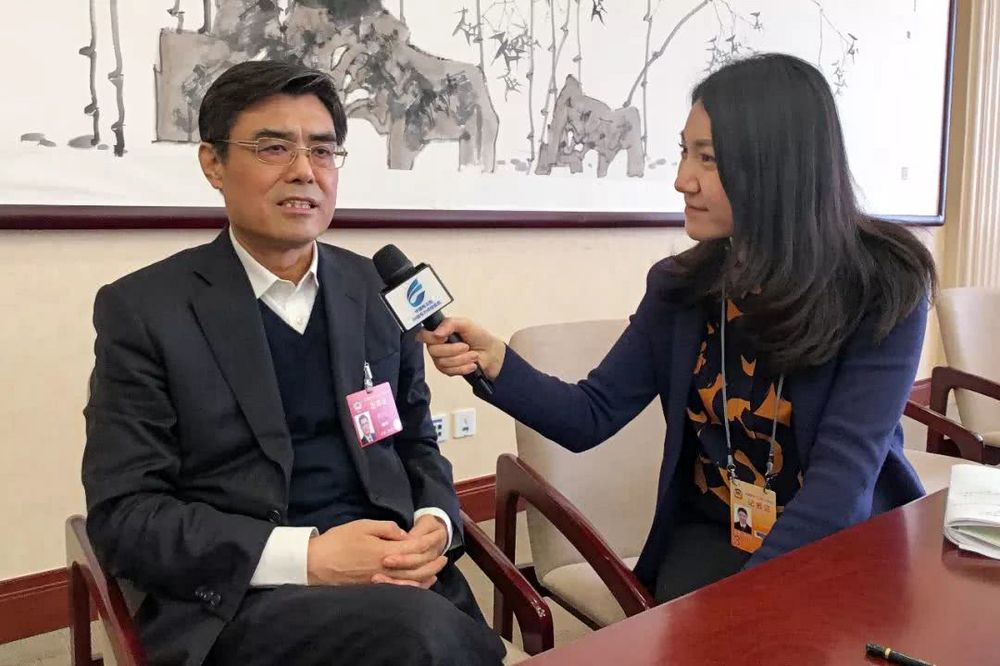 當(dāng)好能源轉(zhuǎn)型與清潔發(fā)展排頭兵——訪全國政協(xié)委員，中國華能集團(tuán)有限公司董事長、黨組書記舒印彪