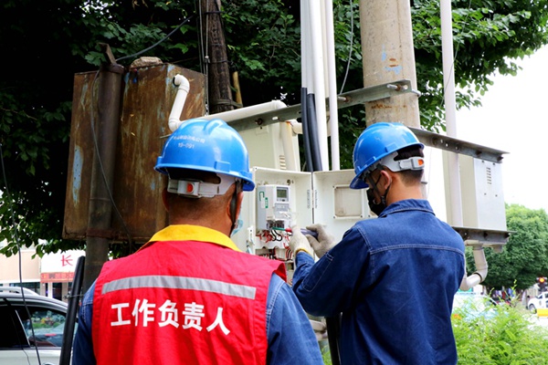 國網(wǎng)伊犁供電公司：嚴(yán)抓“小”現(xiàn)場(chǎng)，推進(jìn)“大”安全