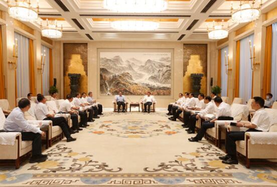 湖北省委書記應(yīng)勇、省長王曉東會(huì)見國家電網(wǎng)董事長、黨組書記毛偉明