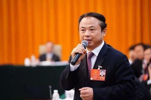 發(fā)展智慧型儲能電站 助力實現(xiàn)“碳達(dá)峰、碳中和”——訪全國人大代表、天能控股集團(tuán)董事長張?zhí)烊? width=