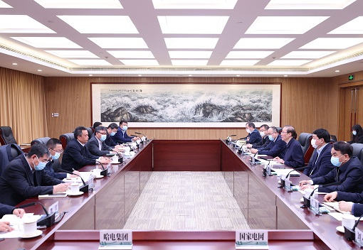 辛保安、張智剛與哈電集團(tuán)董事長曹志安、總經(jīng)理吳偉章會談