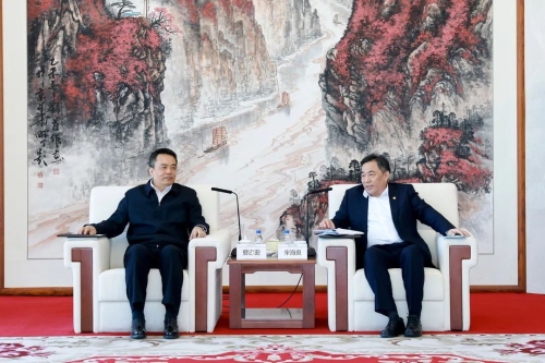 宋海良孫洪水與哈電集團董事長曹志安、總經(jīng)理吳偉章會談