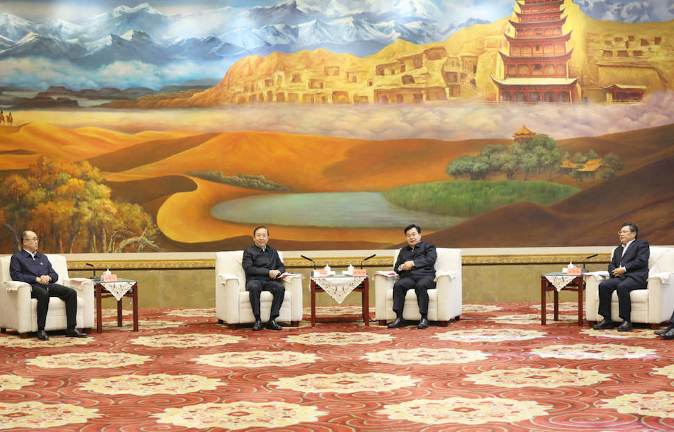 國(guó)家電網(wǎng)公司董事長(zhǎng)、黨組書記辛保安與甘肅省委書記胡昌升、省長(zhǎng)任振鶴會(huì)談