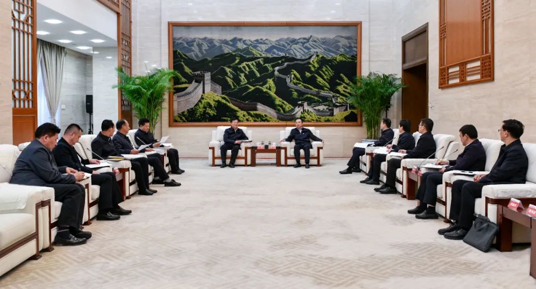 大唐集團黨組書記、董事長鄒磊與青海省海南州委書記呂剛、州長尕瑪朋措會談