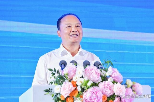 全國(guó)工商聯(lián)副主席，通威集團(tuán)董事局主席劉漢元：加快建設(shè)可再生能源 構(gòu)建川渝清潔能源一體化