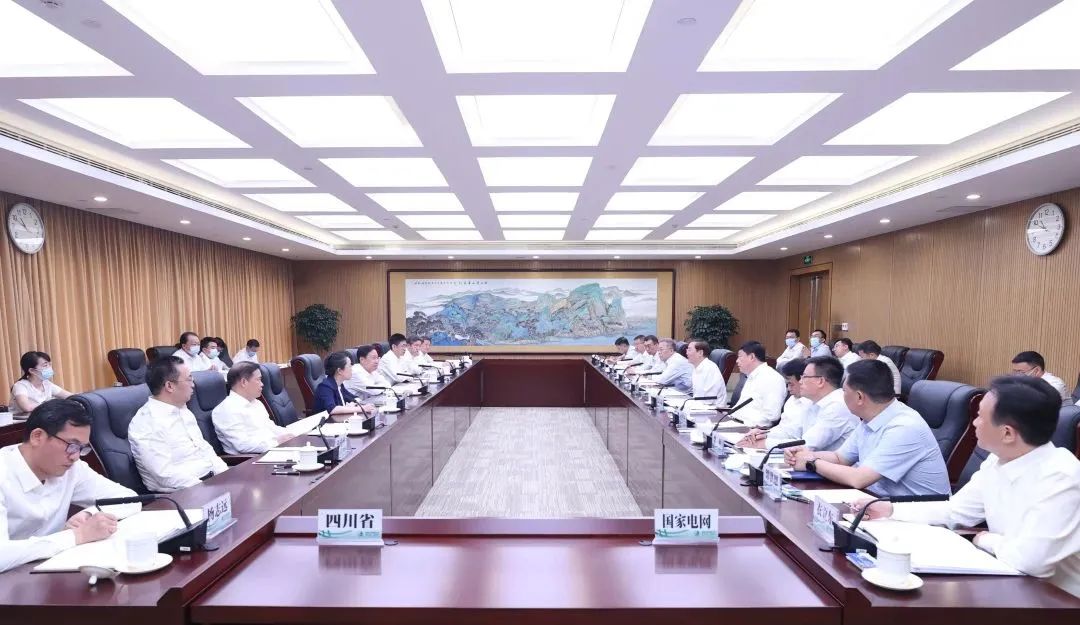 國家電網(wǎng)董事長辛保安、總經(jīng)理張智剛與四川省委書記王曉暉會(huì)談