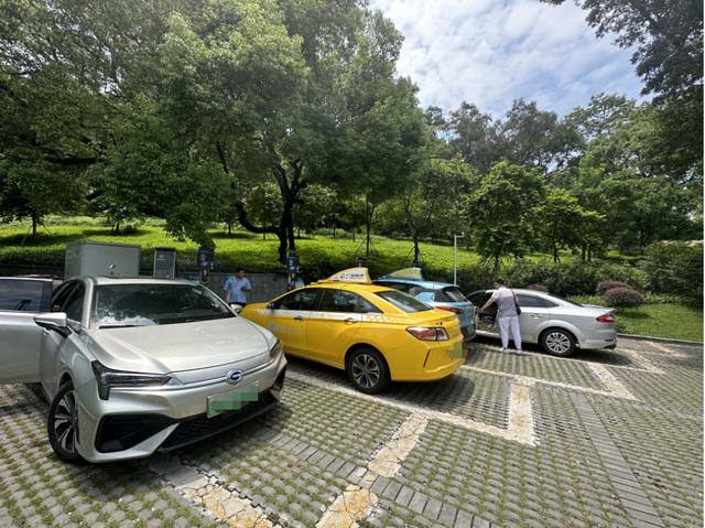 調(diào)查丨多地充電樁電價(jià)漲幅20%以上，分時(shí)電價(jià)與行業(yè)競(jìng)爭(zhēng)多方博弈