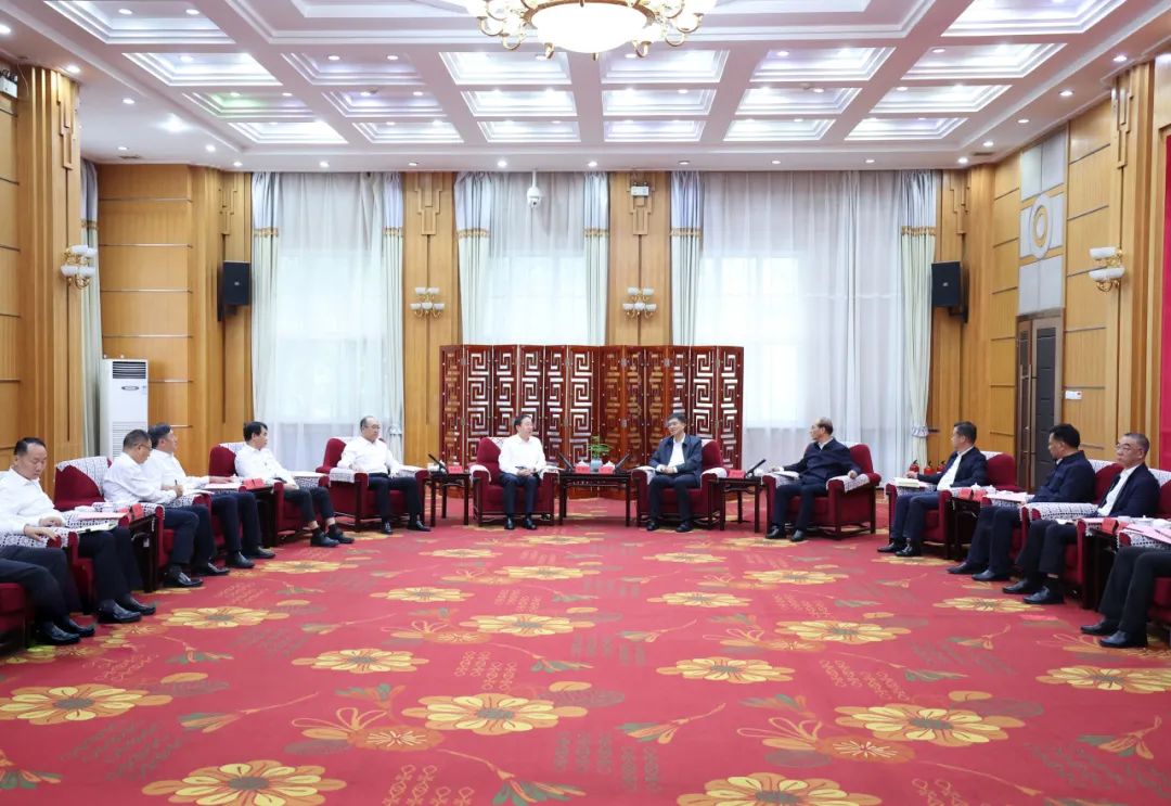 國家電網(wǎng)公司董事長、黨組書辛保安會見青海省委書記陳剛、省長吳曉軍、省政協(xié)主席公保扎西