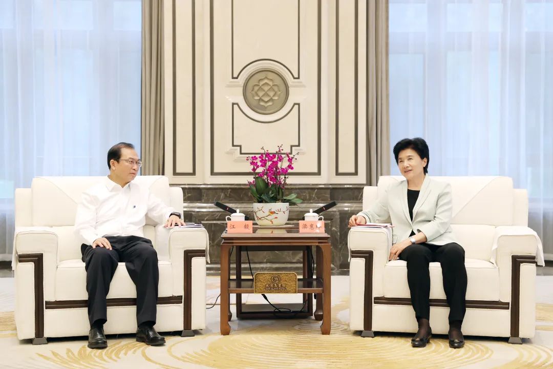 華電集團(tuán)黨組書記、董事長江毅拜會黑龍江省委副書記、省長梁惠玲