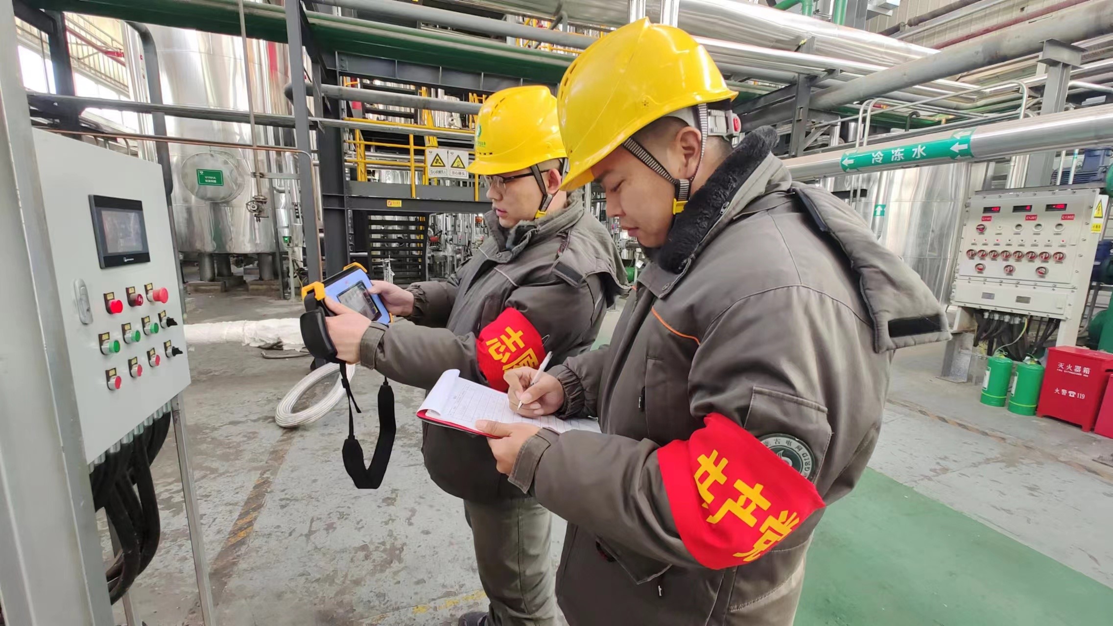 康巴什供電公司：春節(jié)保供電，我們在行動