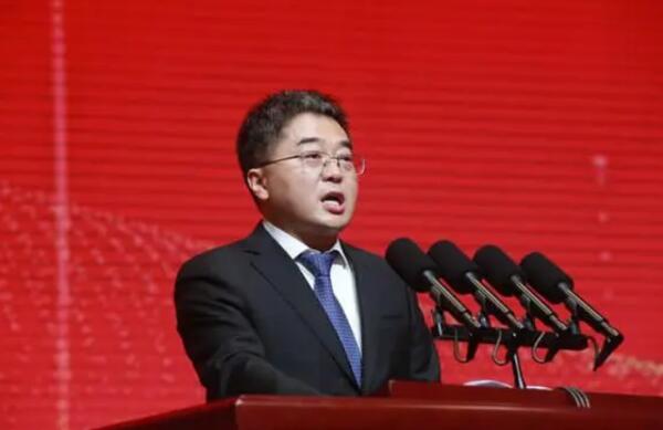 “垃圾大王”嚴(yán)圣軍，拿啥完成近千億投資?