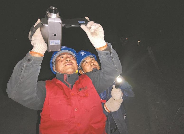 青海貴南縣：零下15攝氏度，冬夜巡檢保供電
