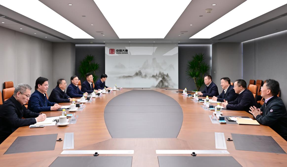 中國大唐董事長鄒磊、總經(jīng)理張傳江與中廣核董事長楊長利、總經(jīng)理高立剛會(huì)談