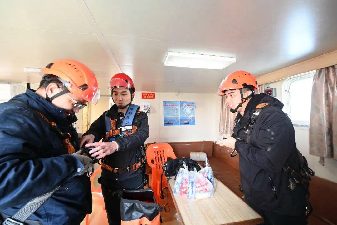 海上風電運維工程師：攀登百米高的風機，與海風作