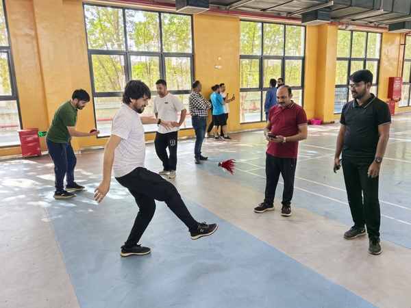【新春走基層】熱熱鬧鬧過大年，海外堅(jiān)守迎新春